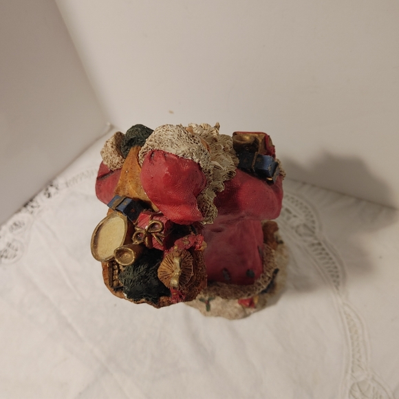 Santa Figurine Sack of Toys Dog at Feet - Picture 5 of 15